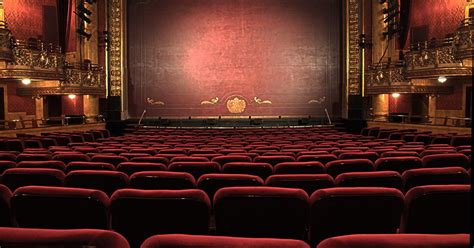 5 Tips For Starting Your Career As A Professional Theater Designer