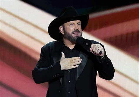 Garth Brooks To Implement Strict Policy For Las Vegas Residency