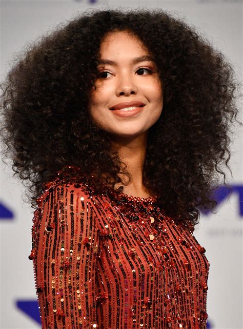 See All The Best Vmas Hair And Makeup Looks Up Close Jessica Sula