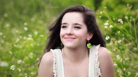 Ricardo Montaners Youngest Daughter Evaluna Launches Solo Music Career