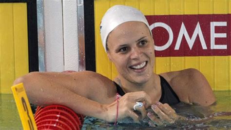 Laure Manaudou Annonce Officiellement Sa Retraite Sportive