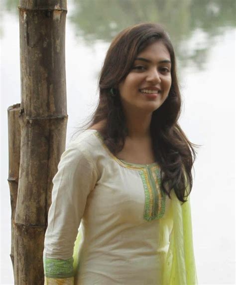 Hot Sexy Indian Actress Photo Gallery NAZRIYA NAZIM HOT NAZRIYA