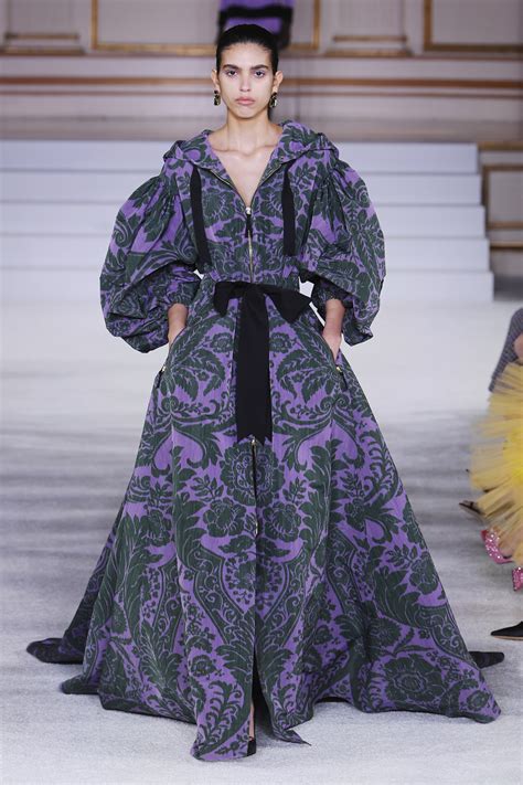 Carolina Herrera RTW Fall 2023 PHOTOS