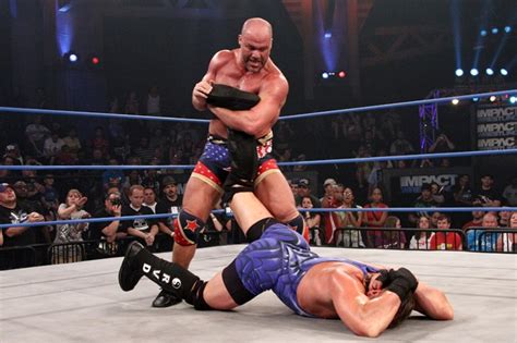 5 Wrestling Submission Moves That Really Hurt