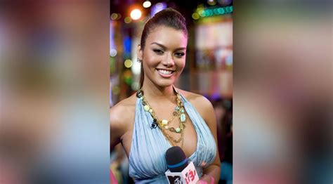 Despacito Zuleyka Rivera S Sexiest Photos Muscle And Fitness