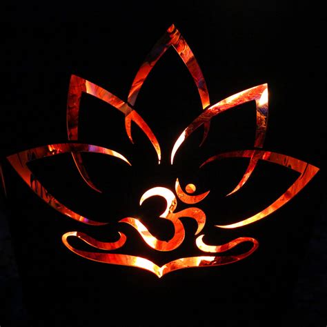 ௐ, ஓம்) is the sound of a sacred spiritual symbol in indian religions, mainly in hinduism.it signifies the essence of the ultimate reality, consciousness or atman. Feuerkorb Lotus onFire mit OM Symbol Outdoor Chillout Yoga ...