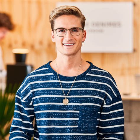 Choose Perfect Glasses Frames With Oliver Proudlock Specsavers Uk
