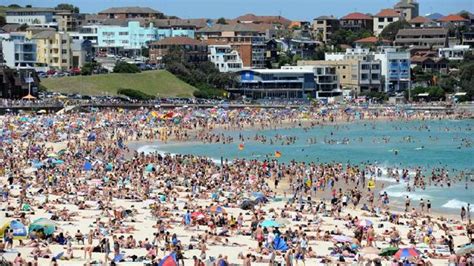 Scientific Research Concludes Australians Like The Beach More In Hot