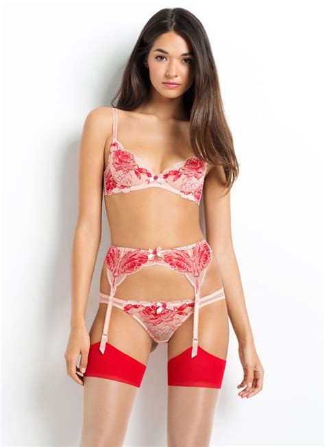 25 Sexy Valentines Day Lingerie Looks For Women With Small Busts