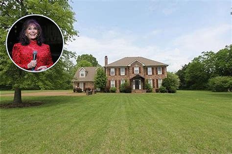 Loretta Lynns Luxurious Rural Nashville Home Sells For 800000