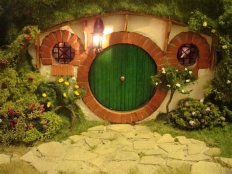 Bilbos Front Door Miniature Hobbit Hole 😄 Hobbit House The Hobbit