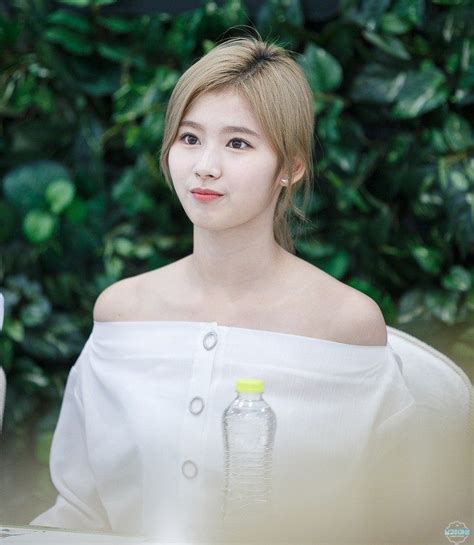 9 Times Sana Revealed Her Sexy Shoulders Koreaboo