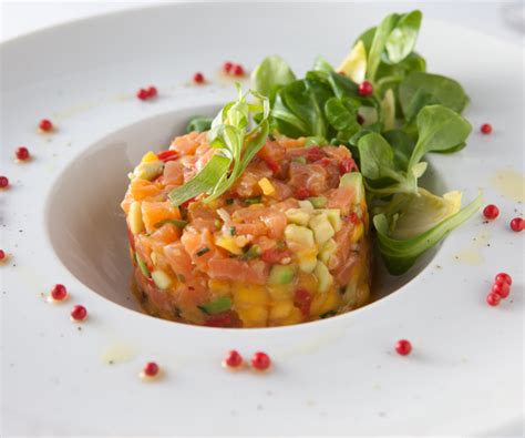 Tartare De Saumon Mangue Cyril Lignac
