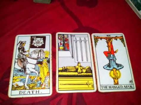 Tarot adalah sekelompok kartu berjumlah 78 lembar yang umumnya digunakan untuk kepentingan spiritual atau ramalan nasib. Membaca Makna 3 Tebaran Kartu Tarot - YouTube
