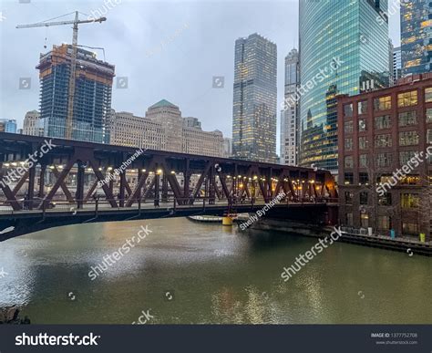 Lake Street Bridge Over Chicago River Stock Photo 1377752708 Shutterstock
