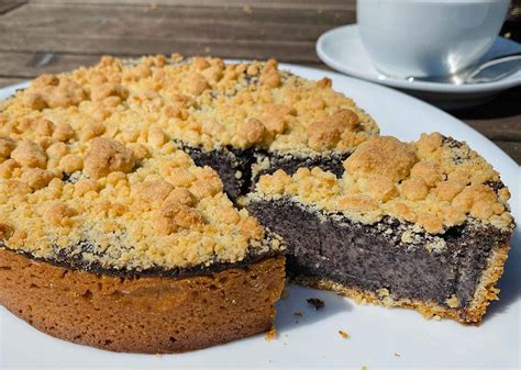 Most grocery store options will work just fine, but if you can get them from a nice spice shop like penzey's or an ethnic food store with high turnover on spices and. Mohnkuchen mit Streusel (1 kg) - Der Bäcker Mayer | Isny ...
