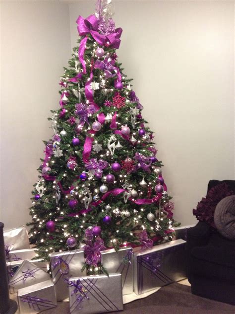 Silver And Purple Christmas Tree And Ts Árboles Navideños