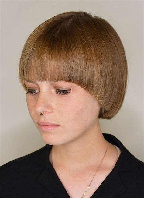 short bowl hairstyles for women