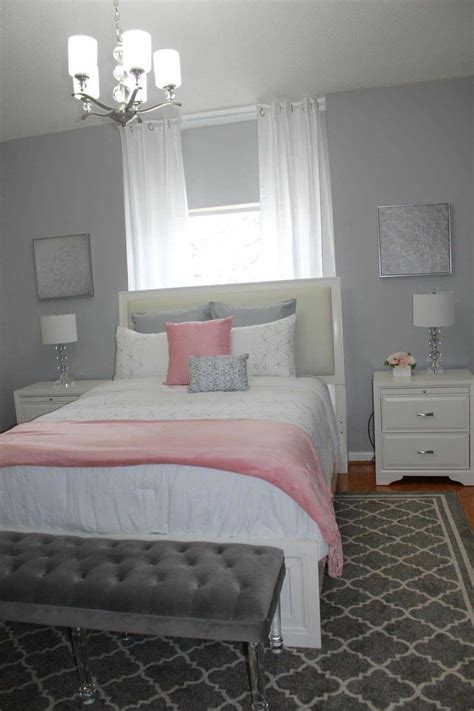 Pink And Gray Bedroom Teengirlbedroomideas Graybedroomwithpopofcolor Pink And G In 2020