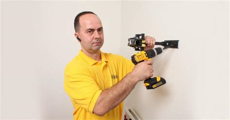 Free quotes 24/7 on 020 3746 1760 or chat online. Hire a Local Handyman in London | Fantastic Services