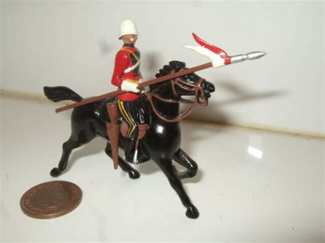Britains 8819 Queens Own 16th Lancer Mounted Metal Toy Soldier Figure
