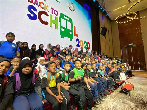 Program gotong royong kesiapsiagaan pembukaan sekolah. PROGRAM KEMBALI KE SEKOLAH FOREST CITY UKIR KECERIAAN ...