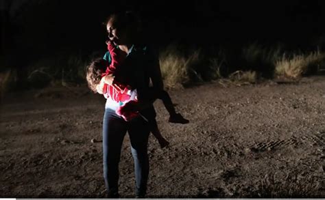 Youtube Rostro De Separación De Niña Y Madre Inmigrante Detenida En