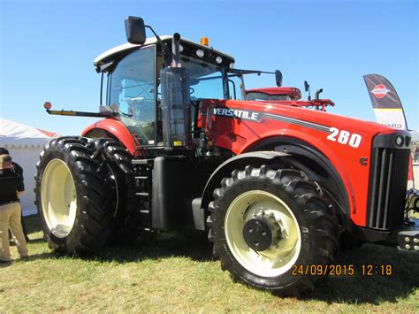 260hp Versatile 260 Mfwd Tractor Landmaschinen Traktor