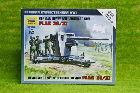 Zvezda German Heavy Anti Aircraft Gun Flak 3637 172 Scale 6158