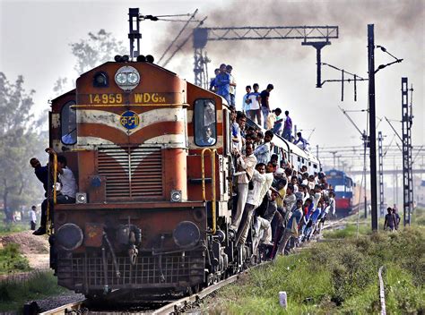 est100 一些攝影 some photos overcrowded train india 過於擁擠的火車