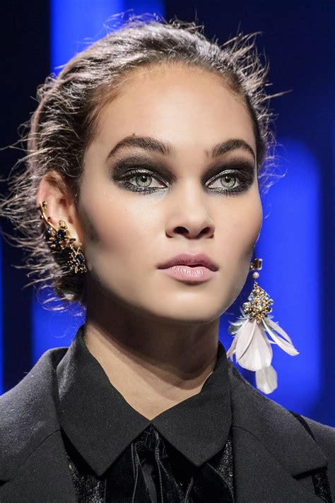 The Best Fall 2017 Makeup Trends From The Runway Makeup