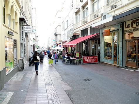 P1000175  Une rue de Marseille.  Denis DAVID  Flickr