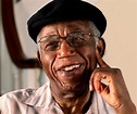 Chinua Achebe Biography - Childhood, Life Achievements & Timeline