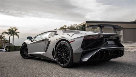 Getting in and out is a chore and an exercise in contortionism. Lamborghini Aventador SV LP-750 wheels