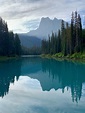 Beautiful Stuff: Emerald Lake, Yoho National Park [OC] [1792 x 828]