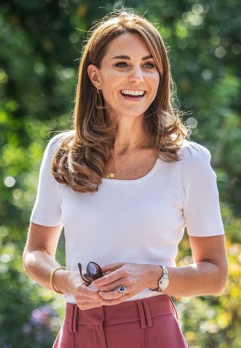 Kate middleton dons an elegant £3,000 catherine walker coat for visit to westminster abbey vaccination centre with prince william to pay tribute to frontline staff. Kate Middleton Wearing Necklace With Initials of Children ...
