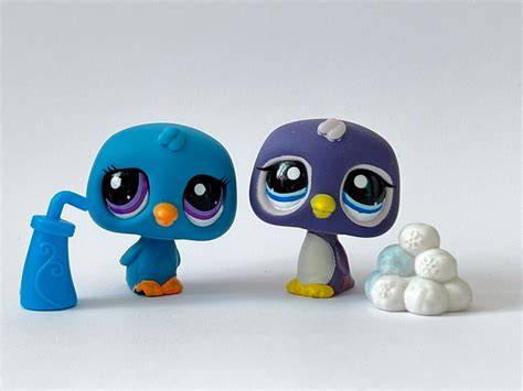 Lps Penguin 2176 1130 With Small Accessorie Littlest Pet Etsy