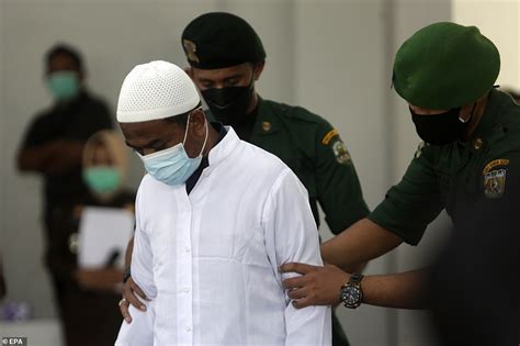 Couples Punished With 20 Lashes Of The Cane For Having Sex Outside Marriage In Indonesia Daily