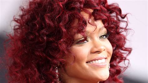 Rihannas Auburn Hair Look That Fans Envy
