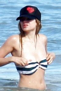 Avril Lavigne Nude 34 Photos The Fappening