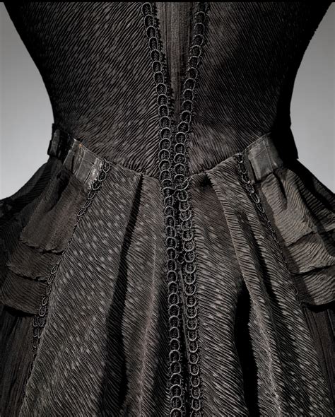 Death Becomes Her Mourning Attire At The Met Exhibits Widows Clothing