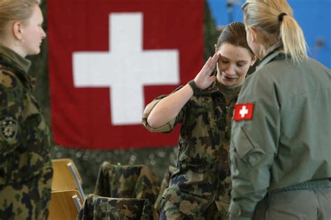 A Call For Swiss Women To Do Compulsory Military Service Swi Swissinfo Ch