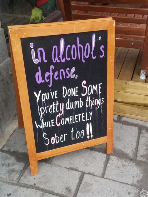Funny And Creative Sidewalk Signs Sidewalk Signs Alcohol Humor Bar