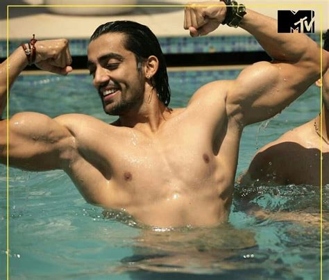 Biceps Of Bollywood Actors 10 Bollywood Actors Who Married Actresses Vevotel