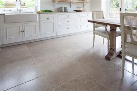 Our tumbled dijon light limestone bears a striking resemblance to the traditional english or french limestone, but a fraction of the cost. Dijon Tumbled Limestone Tiles | Mandarin Stone