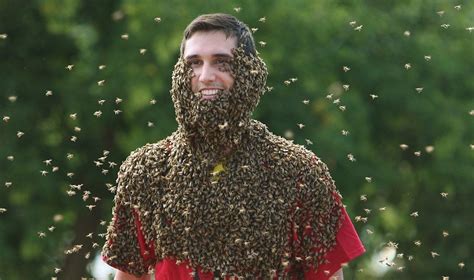 Viral Kann Amazing Man Struggle For Develop The Biggest Beard Of Bees