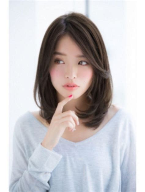 Hairstyle 2021 Woman Asian Wavy Haircut