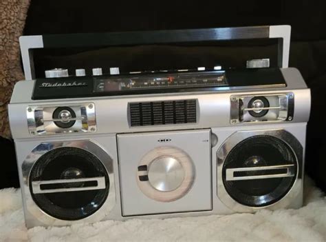 Studebaker Sb2145rg 80s Retro Street Bluetooth Boombox With Fm Radio