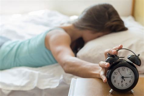 5 tips for making waking up early easier