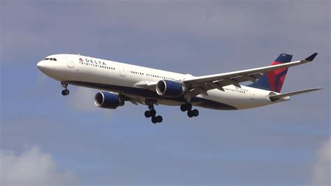 Delta Air Lines Airbus A330 300 Landing Amsterdam Airport Schiphol
